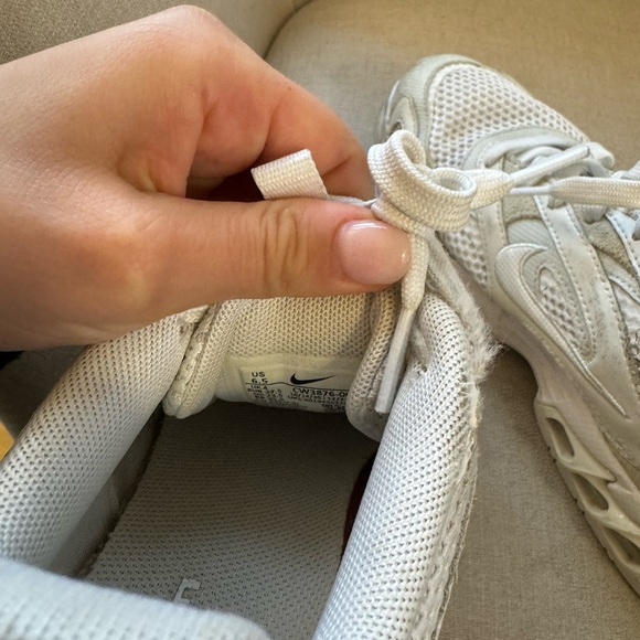 Nike sneakers - Picture 6 of 6